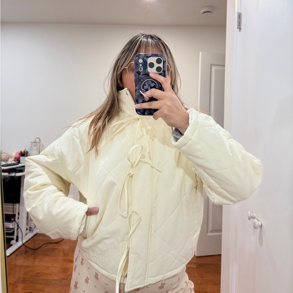Le Lis Light Cream Puffer Jacket - Picture 1 of 7